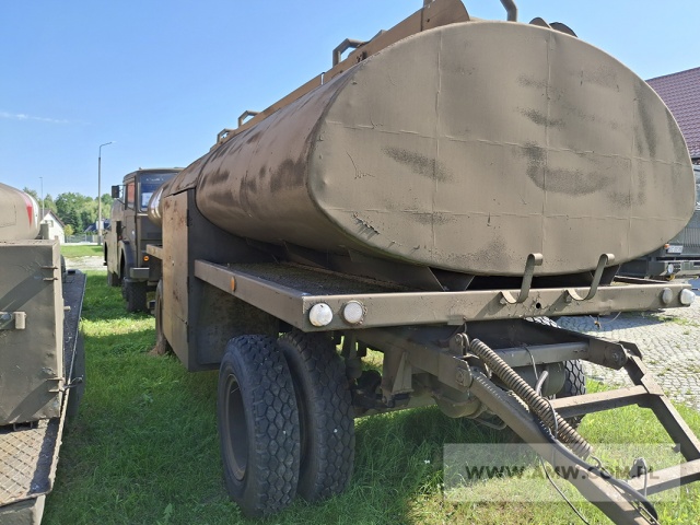 Cysterna paliwowa – stacja paliw CS-10 na przyczepie D-83 (ładowność 8,1 t) 